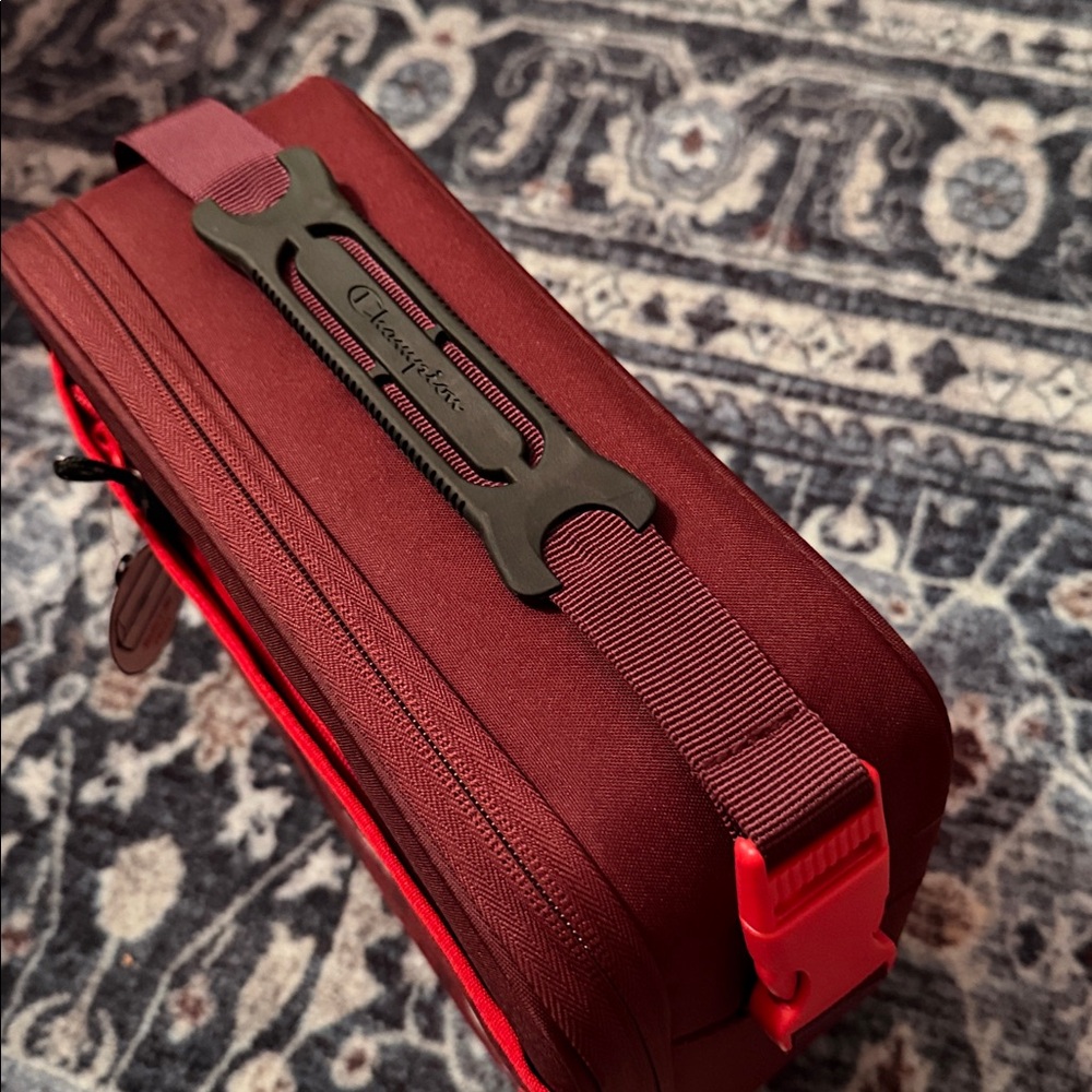 Champion Burgundy  Lunch Box and 40 oz Water Bottle - Picture 4 of 10